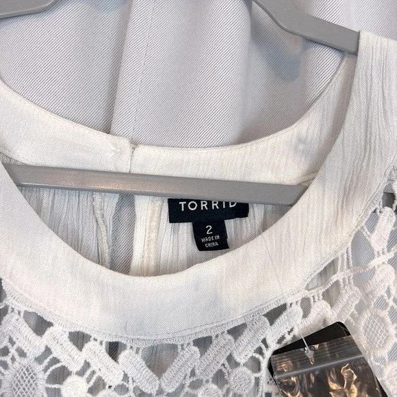 Torrid Ivory Wash Crinkle Gauze Halter Tank Top Size 2 NWT - Picture 4 of 8
